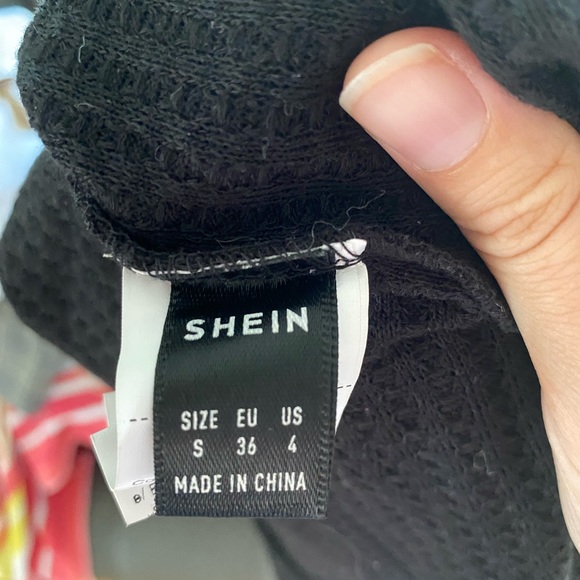 black bodysuit with cute shoulder style - Picture 3 of 3